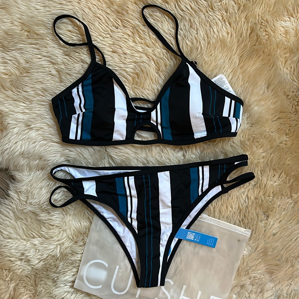 NWT Cupshe striped black bikini - Medium